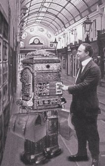 Houdini encounters an automaton porter